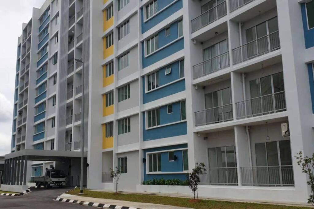 Ike Village Homestay Near With Uitm Kota Samarahan エクステリア 写真