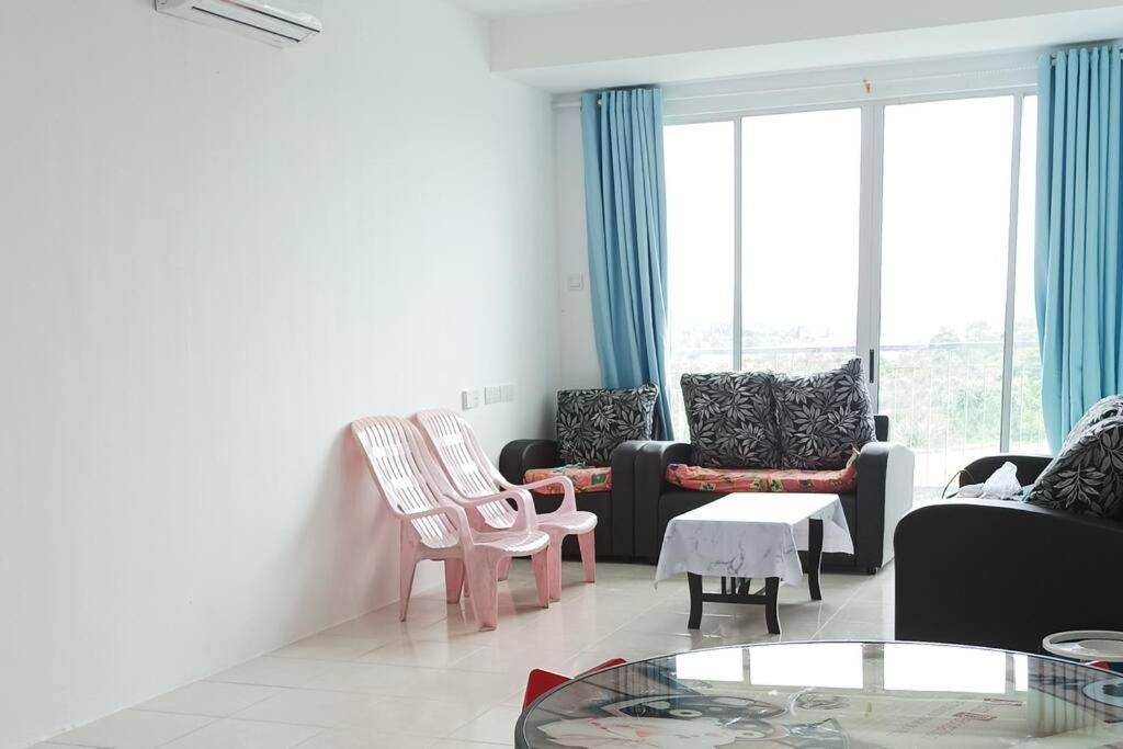 Ike Village Homestay Near With Uitm Kota Samarahan エクステリア 写真